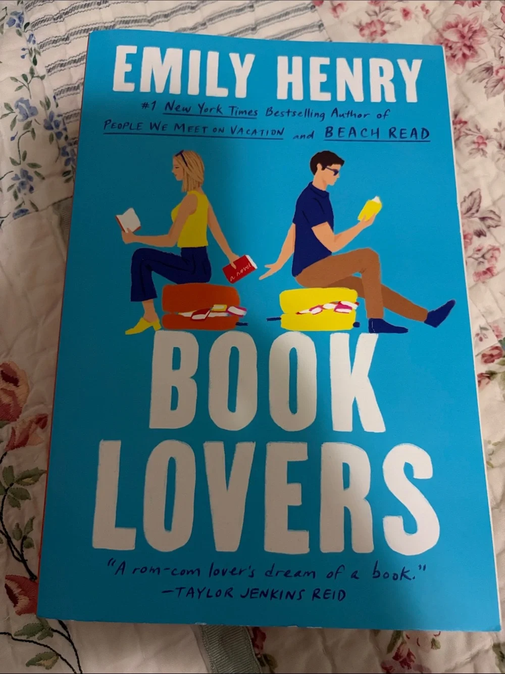 Emily Henry — Book Lovers (Bright Blue Cover)